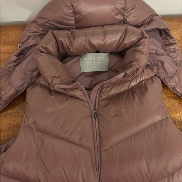 Athleta Size XS Rose Gold/Tan Puffer Vest - Picture 4 of 5